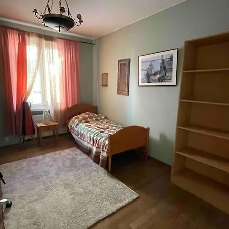 Cozy, Stylish In The Heart Of The Town *